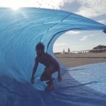 よしっ、今年はTarp Surfing(タープサーフィン)でチューブに入るよ! tarpsurfing.jpg