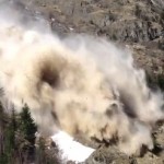 フレンチアルプスの雪崩がまるで土石流 french_alps_avalanche.jpg